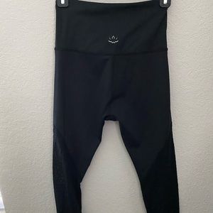 Beyond Yoge Size Small Lace Leggings